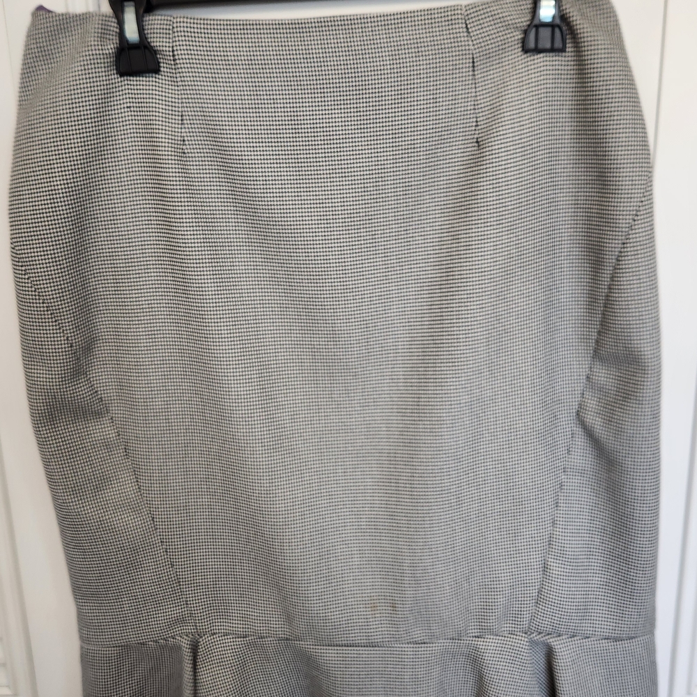 White House Black Market Gray Pencil Skirt for Work
